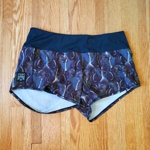 Oiselle Swan Rogas Size 6 🦢